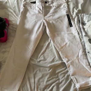Gap size 16 girlfriend white jeans